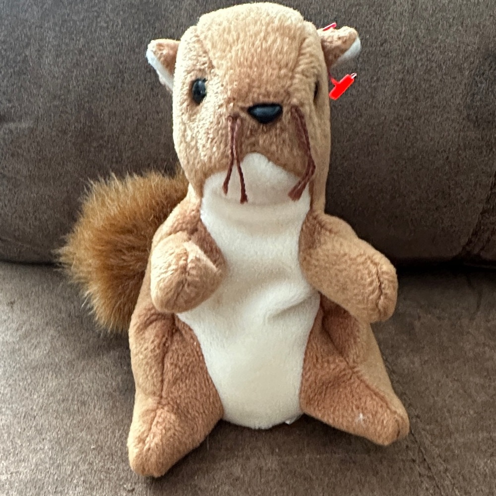 Ty Beanie baby Nuts Charming Brown and White Squirrel Toy for Small Pets